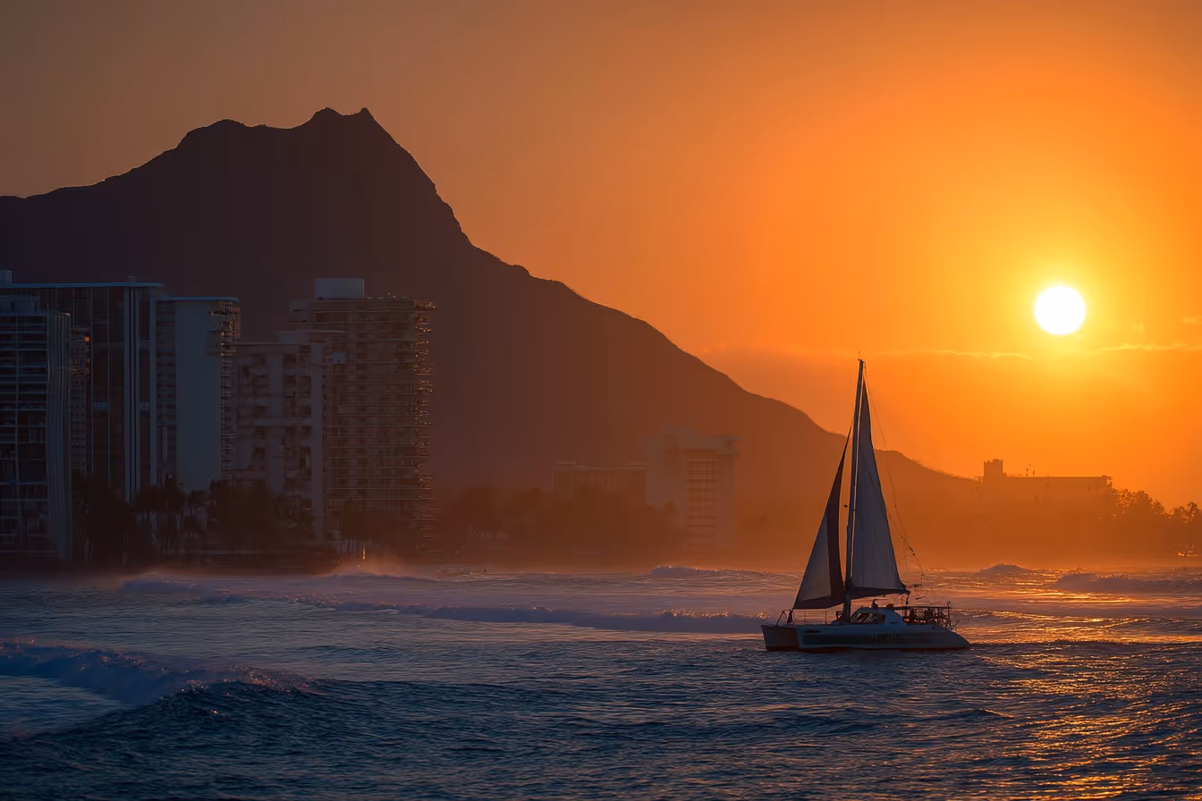 Waikiki Sunset Splash & Cruise
